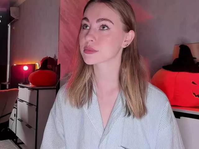 AlisaClark from BongaCams