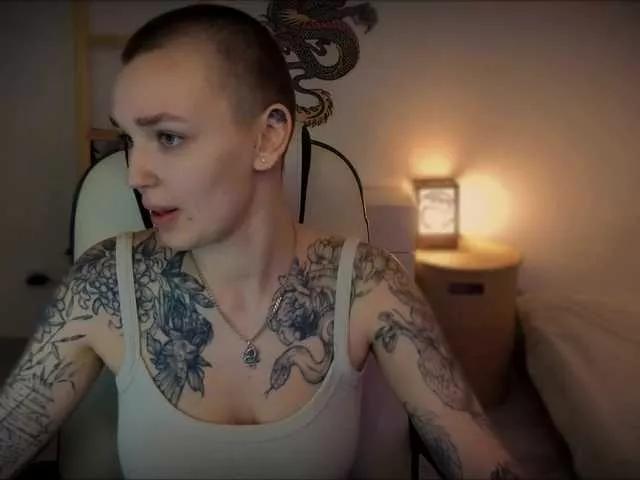 CamelliaMoon on BongaCams 
