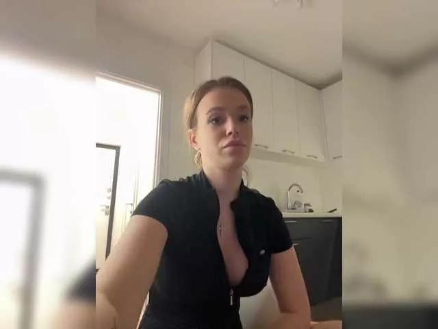 cute-bitch on BongaCams