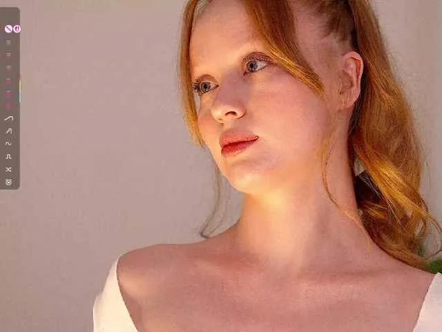 CuteShine from BongaCams