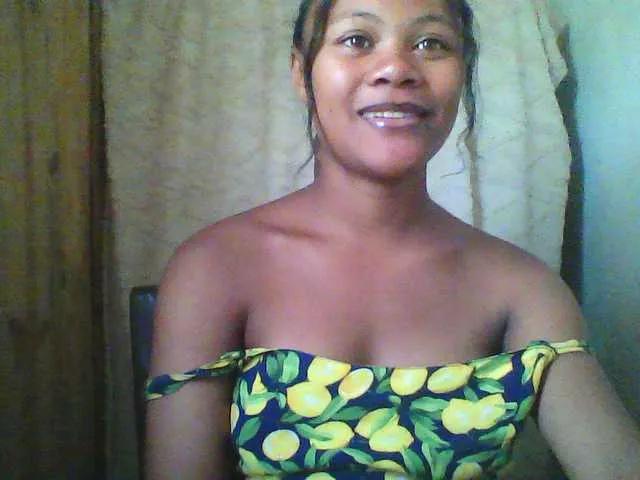 Dilliannah on BongaCams