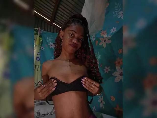 Elinah2 on BongaCams