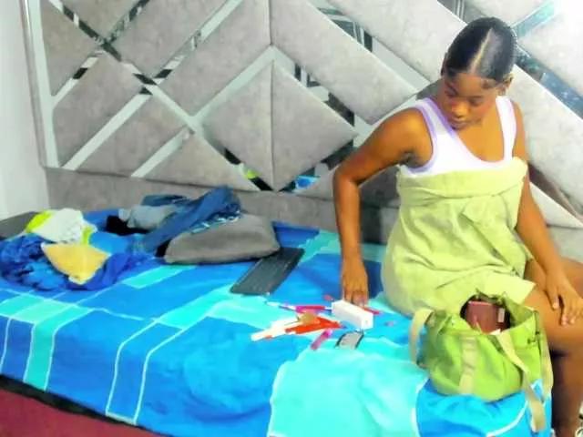 EvaxEmma from BongaCams