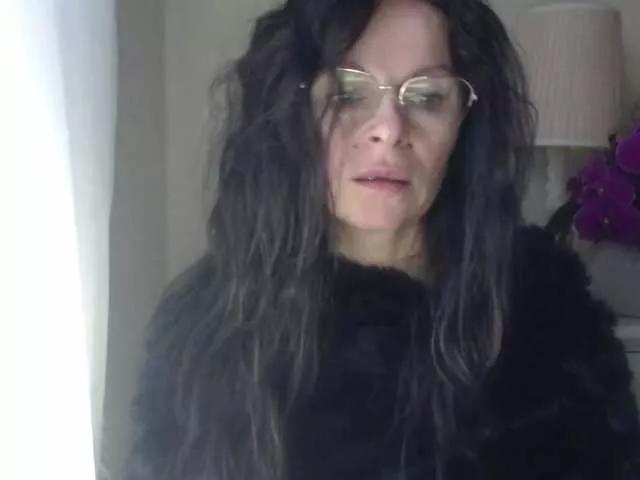 HelenSHOW1 from BongaCams