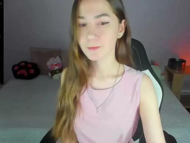 LittleeCherry on BongaCams 