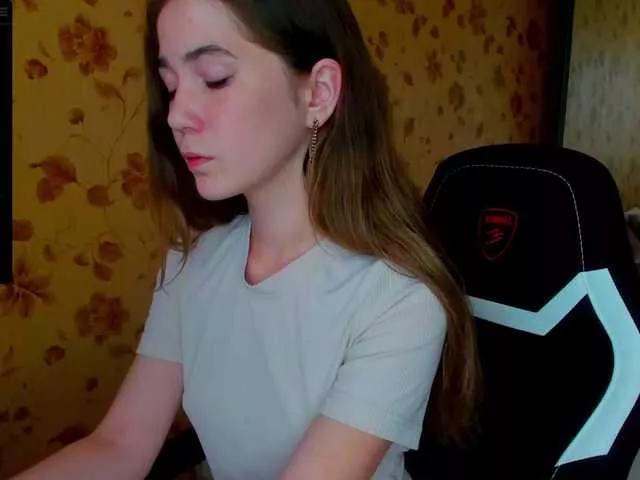 LittleeCherry on BongaCams 