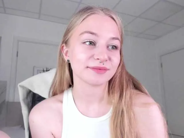 MiaMeowa — Hey, I'm Mia  my fav patterns --- 111, 222, 777  stay with me  bright energy & confident vibes!  (@remain) till dildo in my pussy show ;)