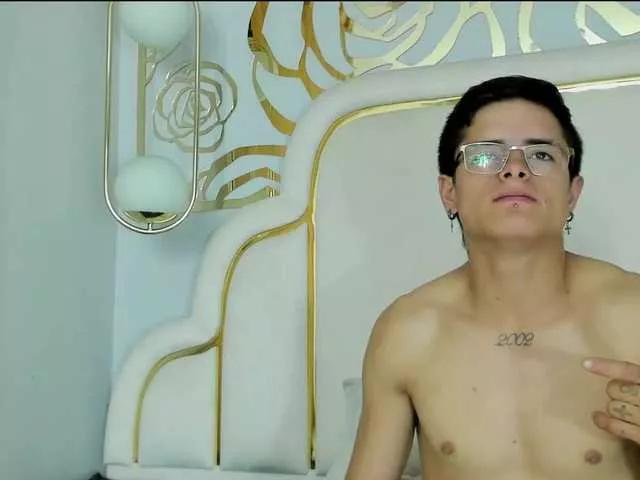 midnightlust-vc from BongaCams