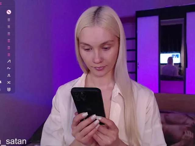 MikaKisa66624 on BongaCams 