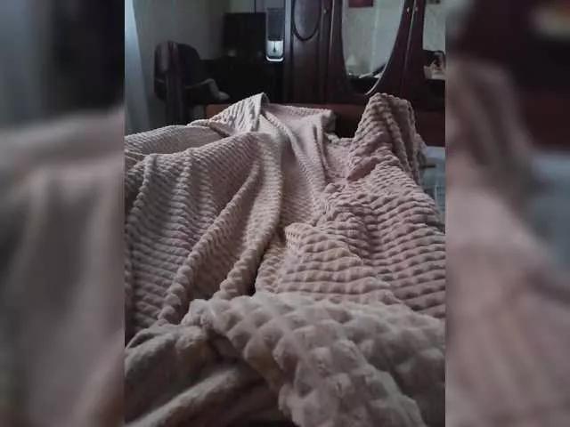 P-a-n-t-h-e-r from BongaCams