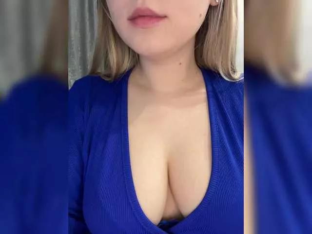 Peach--Alice from BongaCams