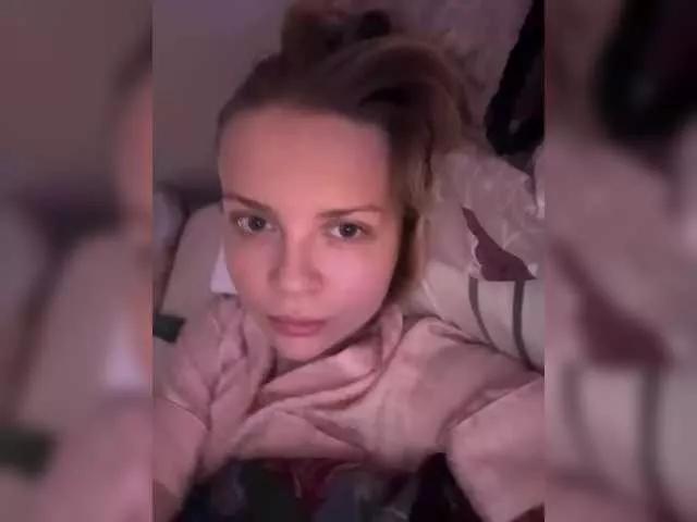 Pinkwave from BongaCams