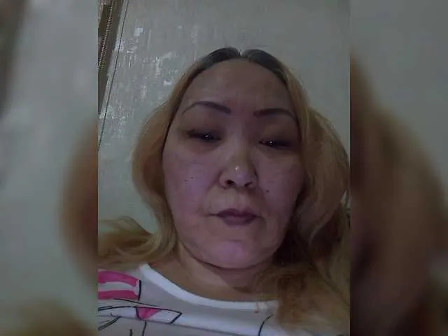 Qweentis on BongaCams