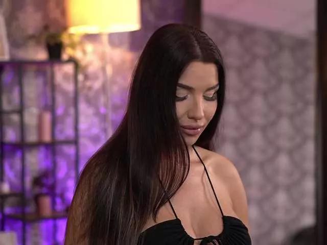 RavenBelrose from BongaCams