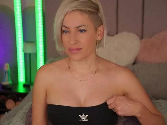 VickySecret from BongaCams