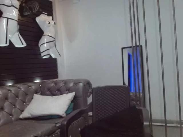 VioletMommyHxt on BongaCams 