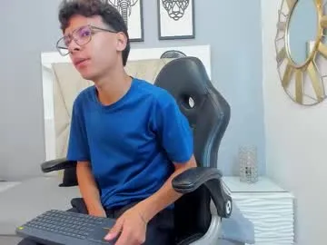 adams_bobby on Chaturbate 