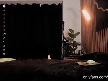 camilaramirez_ — hi<3 #latina #anal #squirt #feet #deepthroat