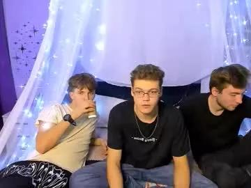 travis_wolf_ from Chaturbate