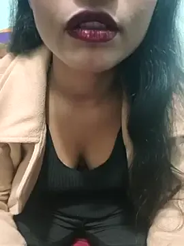 A-L-I-M-A — Boobs show