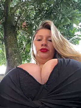 aurora_coldd — My pussy is so wet 4 fingers incide it