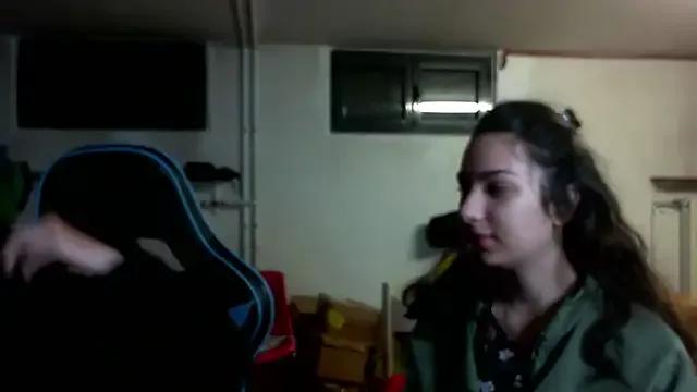 babymelisaaa from StripChat