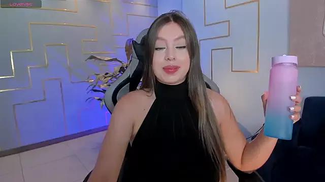 EllaClark on StripChat 