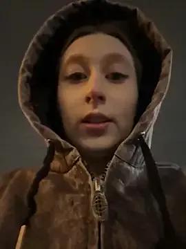 FroggyAnna from StripChat