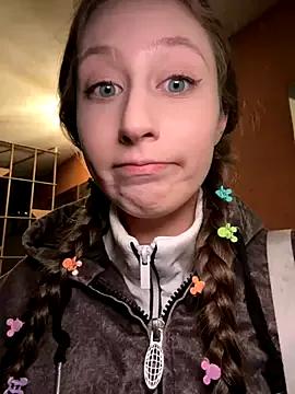 FroggyAnna from StripChat