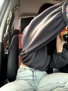 JulliaVegas from StripChat