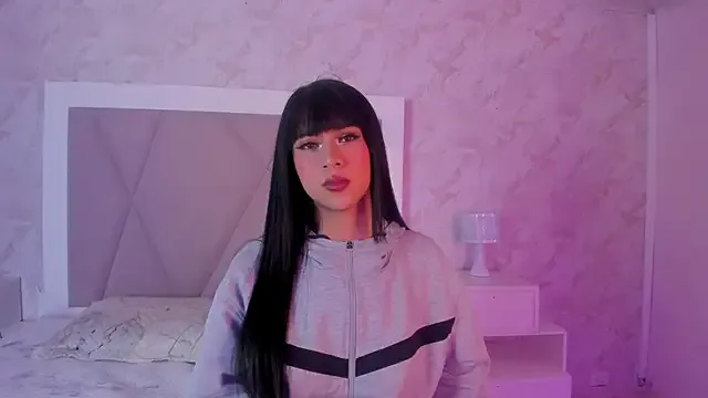 Katiawilson — show boobs and play with boobs