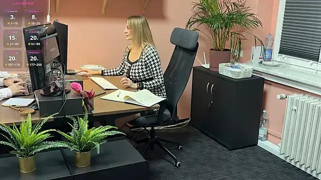 legsLONG from StripChat