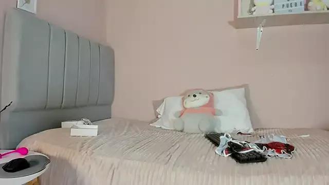 mary_cute9 from StripChat