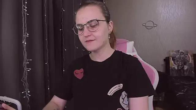 MissBrightShine on StripChat 