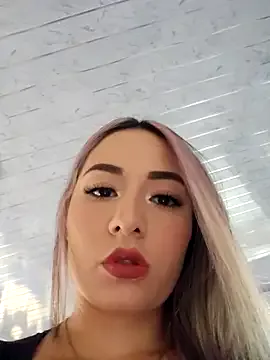 Natasanz on StripChat