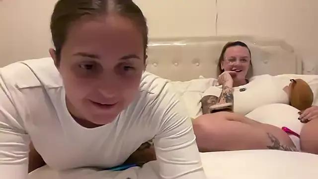 Sexyyduoxx from StripChat