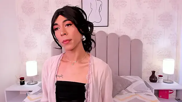 ShaynaHosk — Shayna nakeed and hadr now!