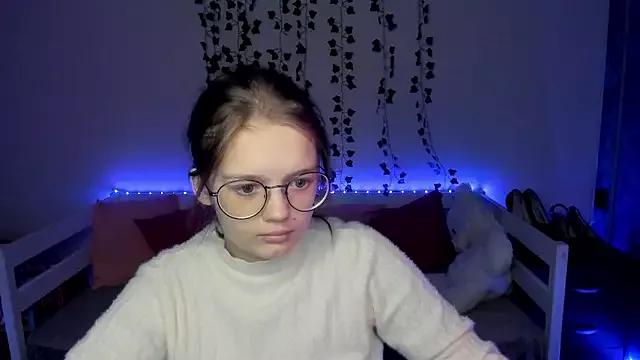 shy_elina01 from StripChat