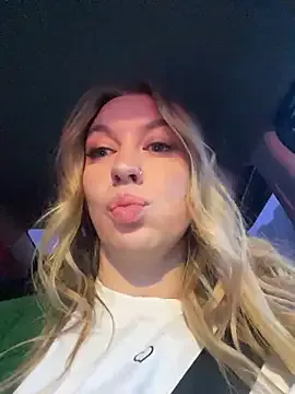 Sweet___Emily — make pussy horny with bz in BAR