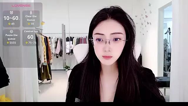 yangyang-777 from StripChat